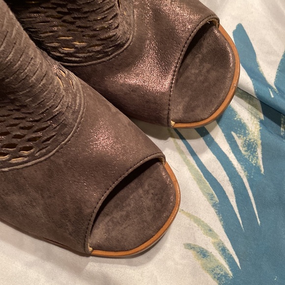 Paul Green Cayanne Peep Toe Bootie - Picture 8 of 12